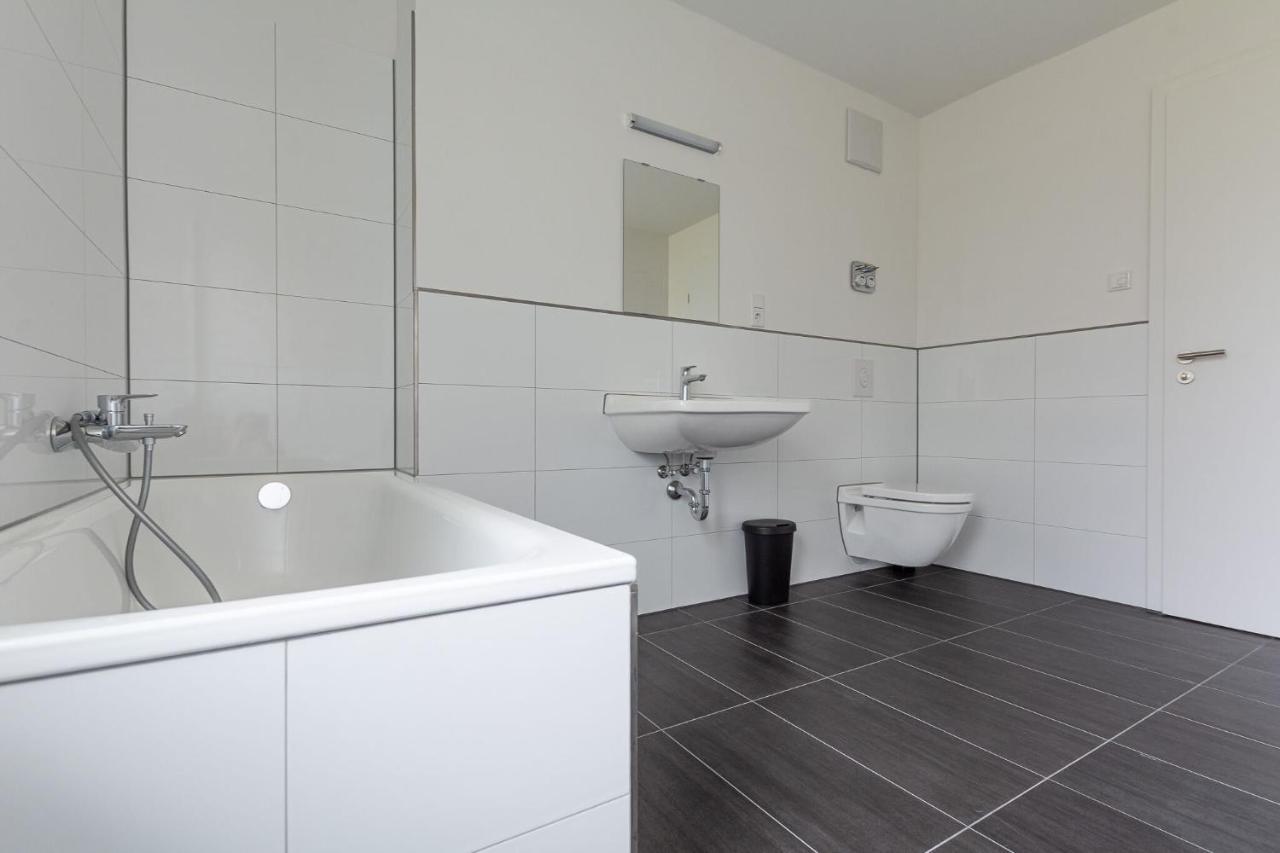 T&K Apartments - Bergisch Gladbach - 3 Comfortable Apartments - 18 Min To Fair Messe Cologne ภายนอก รูปภาพ